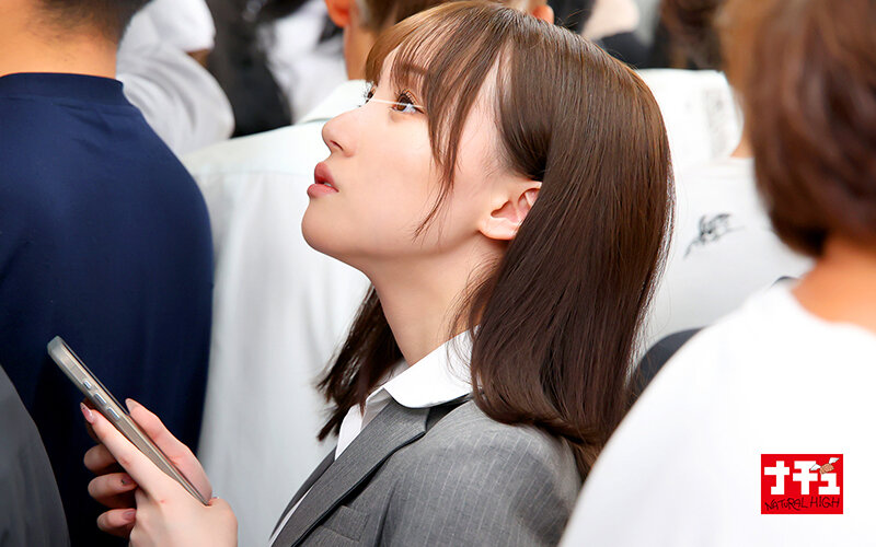 満員電車でパンスト破き！美脚OLの蒸れた股間を指入れで暴く『パンスト穴あけ指入れ羞恥でねっとり膣内をほじられ本気汁が滴るほど感じまくる美脚女3』3