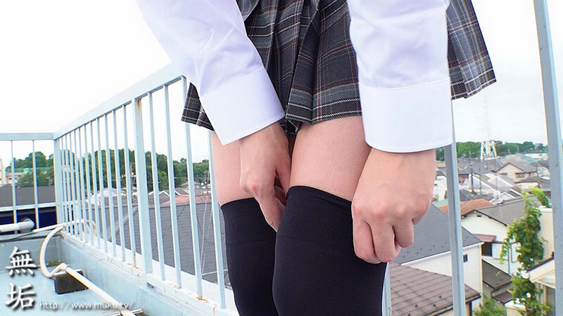 【レビュー】制服×ニーハイの絶対領域に溺れる！女優さんのスレンダー美脚を徹底堪能3